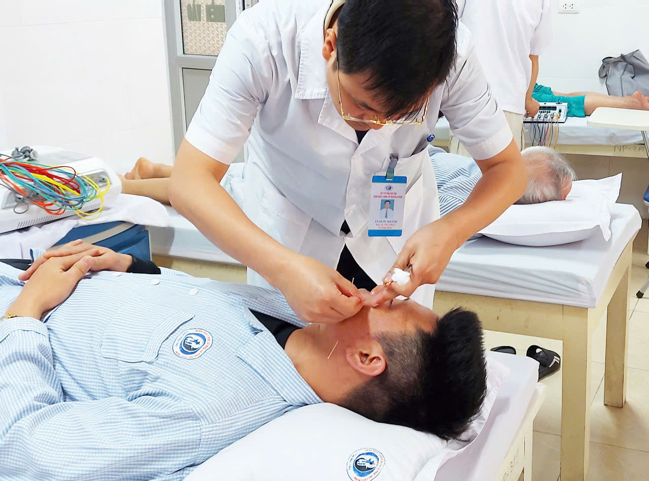 PHÒNG TRÁNH BỆNH LÝ LIỆT DÂY THẦN KINH SỐ VII NGOẠI BIÊN